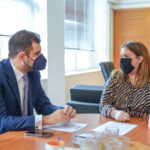 “Συνάντηση της ΟΝΝΕΔ με την Υφυπουργό Εργασίας & Κοινωνικών Υποθέσεων Μαρία Συρεγγέλα- Κατάθεση πρότασης για τη δημιουργία τηλεφωνικής γραμμής για την αρωγή ανθρώπων που δεν νιώθουν ασφάλεια περπατώντας στο δρόμο”