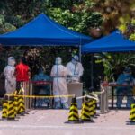 Κίνα- covid: Ο αριθμός των κρουσμάτων παρουσιάζει έκρηξη, ενώ ο ΠΟΥ προειδοποιεί ότι το Πεκίνο έχει μπροστά του “πολύ δύσκολους” καιρούς