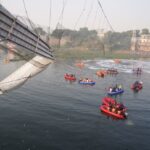 Κατάρρευση κρεμαστής γέφυρας στην Ινδία: Πάνω από 130 νεκροί (αρχές)