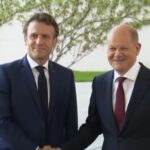 Εμανουέλ Μακρόν και Όλαφ Σολτς αποπειρώνται να συνεφέρουν τη γαλλογερμανική μηχανή της ΕΕ