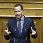 Δημόσιος φορέας του Υπουργείου σας με έγγραφό του ζητά την απόσυρση συγκεκριμένου δικέφαλου αετού, μη έχων ουδεμία αρμοδιότητα επ’ αυτού