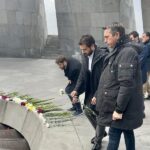 Ο Τάσος Μπαρτζώκας στο μνημείο Γενοκτονίας των Αρμενίων