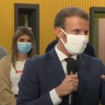 Γαλλία- κύμα Covid: Ο πρόεδρος Μακρόν ξαναβάζει τη μάσκα του για λόγους “ευθύνης”