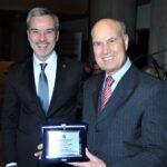 Βράβευση του εκδότη Αντώνη Μαλλιάρη από τον Δήμαρχο Θεσσαλονίκης Κωνσταντίνο Ζέρβα