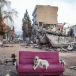 Τουρκία: Οι προσπάθειες διάσωσης πλησιάζουν στο τέλος τους, ενώ πολλοί έχουν απομείνει να θρηνούν χωρίς να έχουν κηδεύσει τους νεκρούς τους