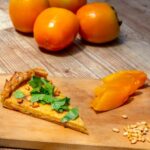 Τάρτα με λωτό, ρόκα και κουκουνάρι – Ξεχειλίζει γλύκα…