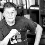 Κυκλοφορεί από τις Εκδόσεις Μετρονόμος το εξαιρετικό μυθιστόρημα του Μιλτιάδη Σαλβαρλή “Πατρίδα χώρα ξένη”