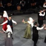 Θεσσαλονίκη: O χορός των κουταλιών και το γαμήλιο θήμισμα στις «αποσκευές» των προσφύγων