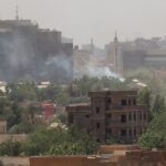 Σουδάν: Μάχες μαίνονται στην πρωτεύουσα καθώς ο στρατός προσπαθεί να αποκόψει τις διόδους ανεφοδιασμού των αντιπάλων του