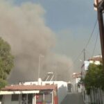 Ρόδος: Υπό ιδιαίτερα αντίξοες καιρικές συνθήκες δίνεται η μάχη για την κατάσβεση της πυρκαγιάς