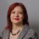 Αναπληρώτρια πρύτανης του MIT, Γεωργία Περάκη: «Η τεχνητή νοημοσύνη μπορεί να βοηθήσει τον άνθρωπο, όχι να τον αντικαταστήσει»