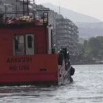 Θεσσαλονίκη: Ξανά στη «μάχη» καθαρισμού του Θερμαϊκού κόλπου η ΕΥΑΘ ΑΕ με το ειδικό πλωτό «Αλκίππη»
