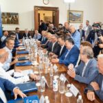 Συνάντηση εργασίας του Προέδρου του Επιμελητηρίου Ημαθίας Γιώργου Μπίκα με τον Πρωθυπουργό Κυριάκο Μητσοτάκη και Υπουργούς της Κυβέρνησης