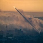 Μεσανατολικό – Ισραήλ: Οι ισραηλινές ένοπλες δυνάμεις ανακοινώνουν την επίχειρηση “Σιδερένια Ξίφη” και τη χρήση «βαραίων χερσαίων μέσων»