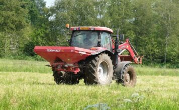 Σχέδιο δράσης για τα λιπάσματα ετοιμάζει η Κομισιόν – Επείγουσα συνάντηση για το θέμα στις 13 Απριλίου λίπασμα τρακτερ