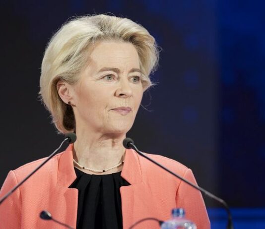 ΕΕ- Φον ντερ Λάιεν: “Υψίστης σημασίας” η αποκατάσταση της ελεύθερης ναυσιπλοίας στα Στενά του Ορμούζ Ούρσουλα Φον Λάιεν