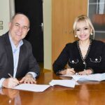 Υπεγράφη μεταξύ της Αντιπεριφερειάρχη Πιερίας Σοφίας Μαυρίδου και του Δημάρχου Δίου-Ολύμπου Βαγγέλη Γερολιόλιου το συμβόλαιο δωρεάν παραχώρησης του Πολιτιστικού Κέντρου