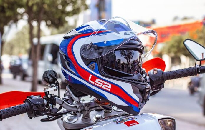 κράνος μοτοσακού