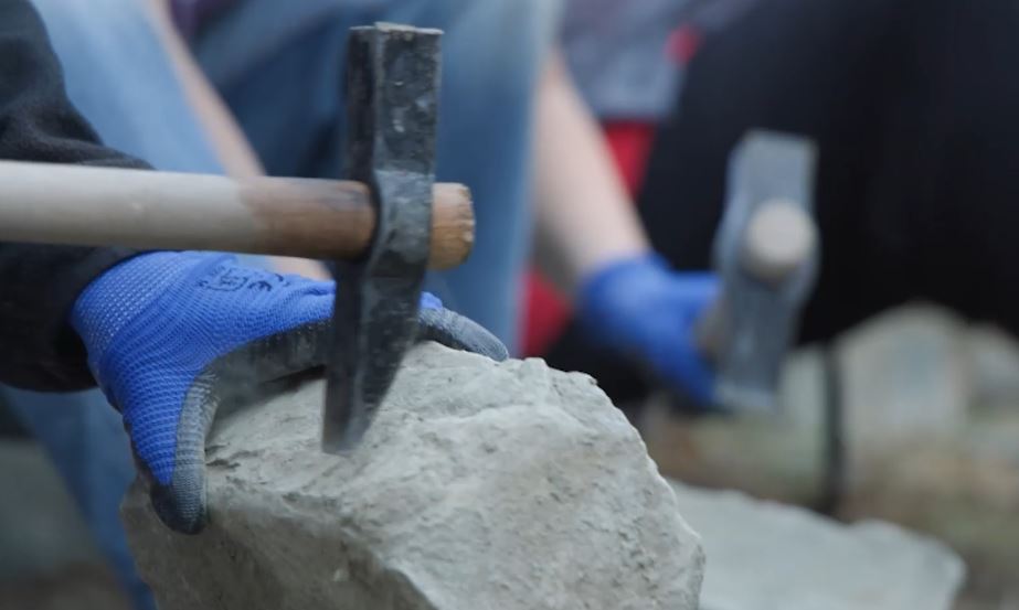 Πελέκισμα πέτρας