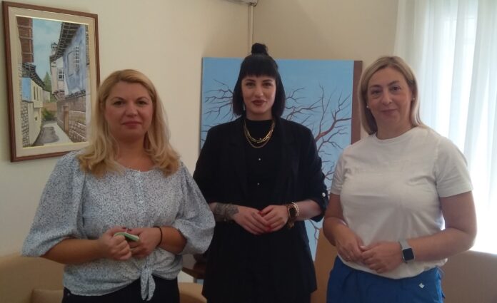 23-09-25-manikiour-me-foni