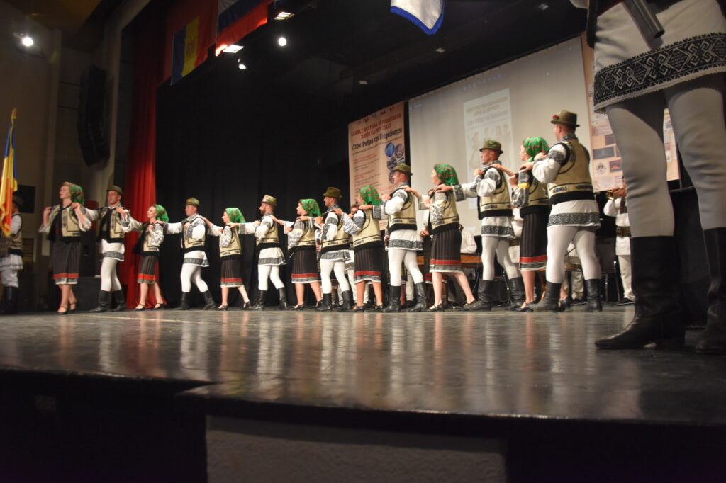 festival paradosi mpoules 13