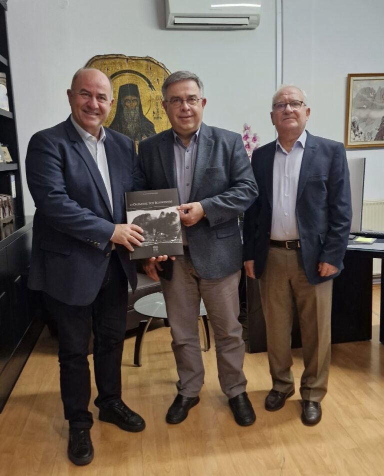 Συνάντηση του γραμματέα Αποκεντρωμένης Διοίκησης Μακεδονίας-Θράκης Δημητρίου Γαλαμάτη με τον δήμαρχο Δίου-Ολύμπου Βαγγέλη Γερολιόλιο
