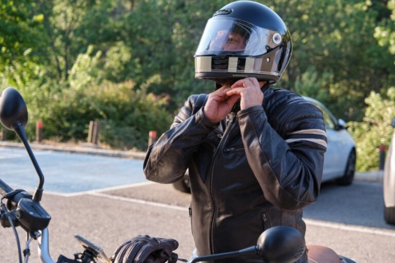 Συνεχείς είναι οι τροχονομικοί έλεγχοι στην Κεντρική Μακεδονία για τη χρήση προστατευτικού κράνους-Την προηγούμενη εβδομάδα πραγματοποιήθηκαν 607 έλεγχοι και βεβαιώθηκαν 2 παραβάσεις