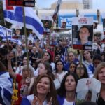 Άρχισε η απελευθέρωση των Ισραηλινών ομήρων στη Γάζα – Οι οικογένειές τους συγκεντρώνονται στη στρατιωτική βάση Ρέιμ