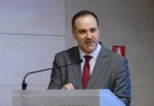 Οι τεχνοηθικοί πανικοί της ανθρωπότητας, από τον Πλάτωνα μέχρι την Τεχνητή Νοημοσύνη