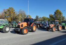 Καβάσιλα Ημαθίας: Πολυπληθής συγκέντρωση διαμαρτυρίας των γεωργών Αλεξάνδρειας και πορεία των τρακτέρ στη Βέροια – Βίντεο – φωτό