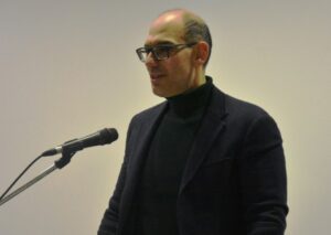 ekdilosi kakopoiisi gynaikon 8