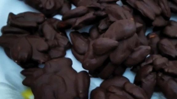 Βραχάκια σοκολάτας με αμύγδαλο 1