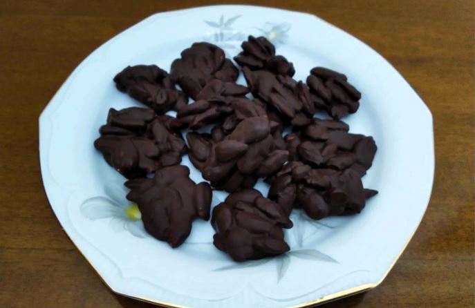 Βραχάκια σοκολάτας με αμύγδαλο