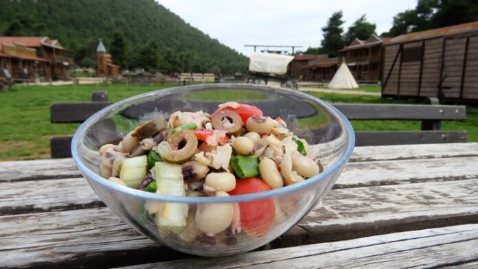 Μαυρομάτικα Φασόλια Σαλάτα