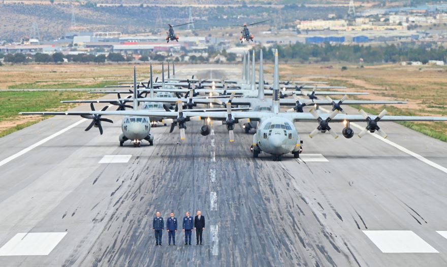 Νίκος Δένδιας Μεταγωγικά φωτο ΑΠΕ ΓΕΑ 3