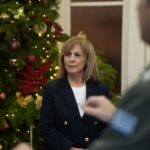 Τα κάλαντα των Χριστουγέννων στην Περιφερειάρχη Κεντρικής Μακεδονίας Αθηνά Αηδονά