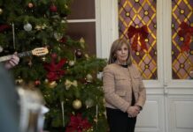 Κάλαντα της Πρωτοχρονιάς στην Περιφερειάρχη Κεντρικής Μακεδονίας Αθηνά Αηδονά