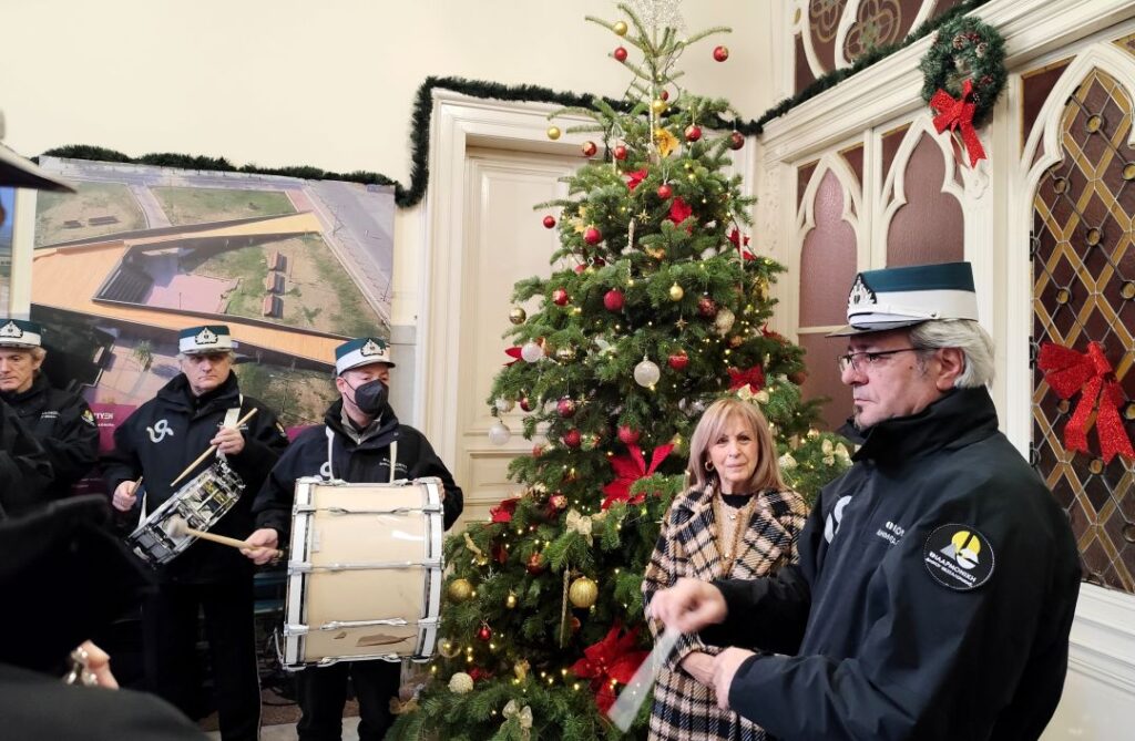 251231 Κάλαντα της Πρωτοχρονιάς στην Περιφερειάρχη Κεντρικής Μακεδονίας φωτό 3