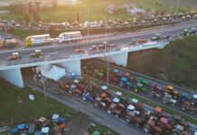 Σε ποιες τοποθεσίες παραμένουν τα μπλόκα – Συνάντηση Κ. Χατζηδάκη και Κ. Τσιάρα με γεωργούς της Κρήτης