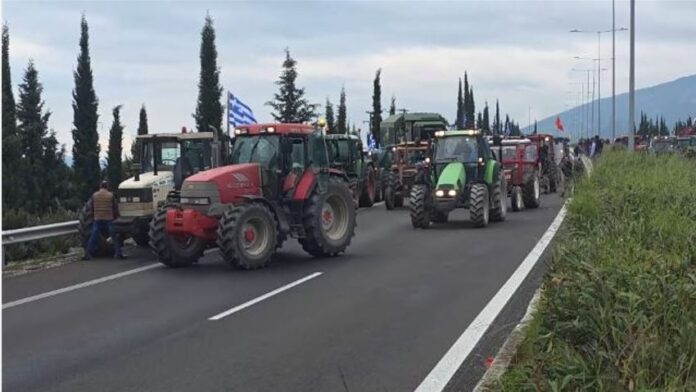 Διαμαρτυρία αγροτών στον κόμβο Μπράλλου
