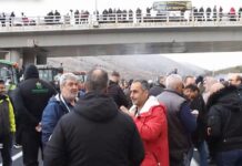Κοινό μπλόκο αγροτών και κτηνοτρόφων από Κοζάνη – Γρεβενά – Καστοριά στα Σιάτιστα Κοζάνης