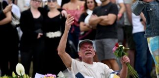 Σε πένθος έχει βυθιστεί η Αυστραλία μετά την αντισημιτική επίθεση στην παραλία Μπόνταϊ