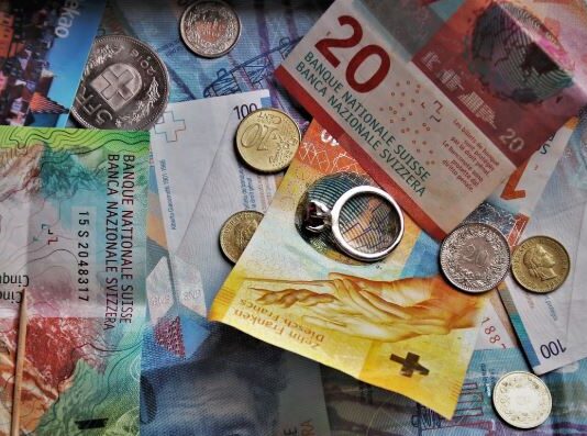 ελβετικά χρήματα