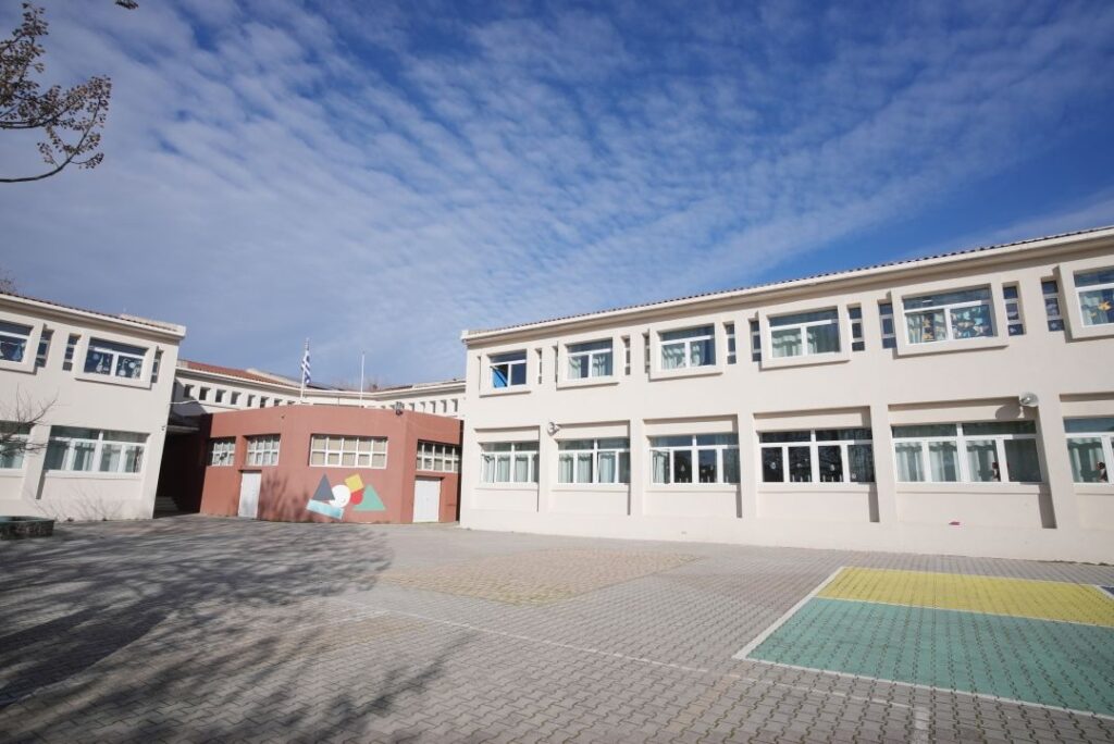 260109 Η Περιφερειάρχης Κεντρικής Μακεδονίας στο ενεργειακά αναβαθμισμένο Δημοτικό Σχολείο Ορμύλιας φωτό 3