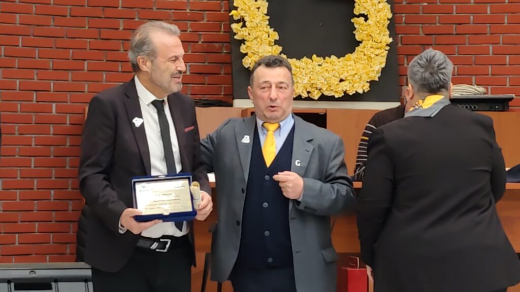 92763776 6901 441e 9429 03c660c867a9