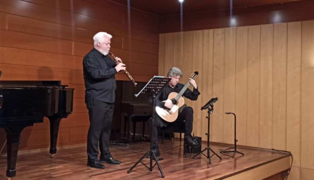 mousiko odoiporiko estia mouson 4