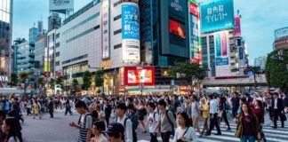 Ιαπωνία: Άγνωστοι έκλεψαν βαλίτσες που περιείχαν περισσότερα από 2 εκατ. ευρώ σε μετρητά σε πολυσύχναστο δρόμο στο κέντρο του Τόκιο