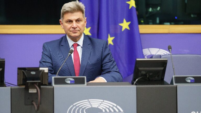 Ν. Φαραντούρης προς Κάλλας και Κομισιόν: Από πότε “στρατηγικός εταίρος” μπορεί να απειλεί κράτη-μέλη της ΕΕ;»