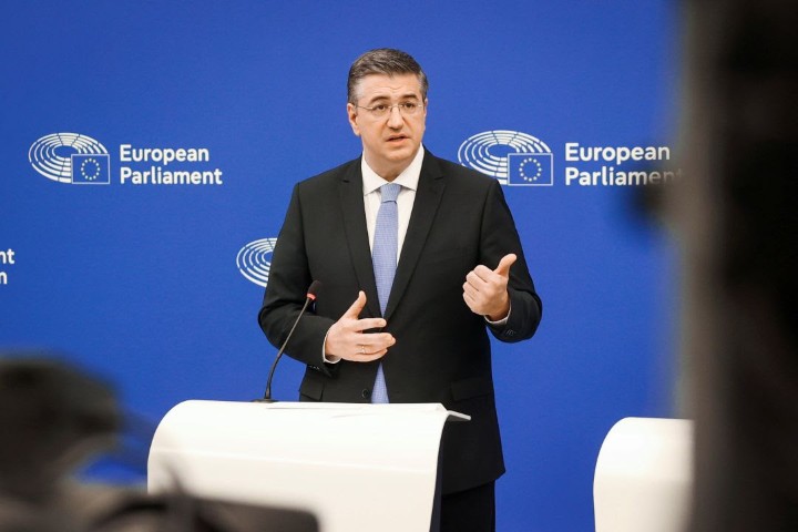 Α. Τζιτζικώστας: «Να σταματήσει κάθε ενέργεια για κλείσιμο των Στενών του Ορμούζ»