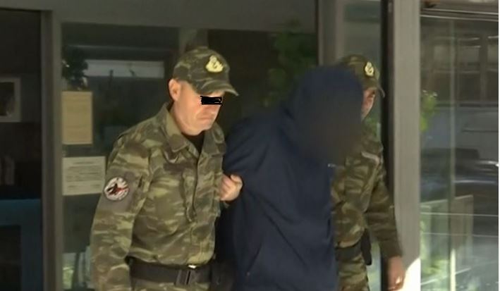 Απολογία του σμήναρχου στο Αεροδικείο Αθηνών: Υπό κράτηση έως την Τρίτη οπότε θα απολογηθεί σε στρατιωτικό εισαγγελέα